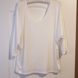 ..White scoop neck 3/4 sleeves top/blouse, new no tags